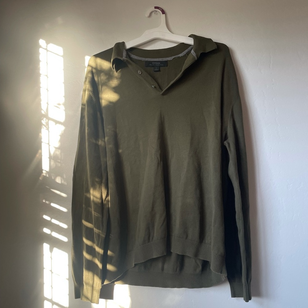 Green express sweater